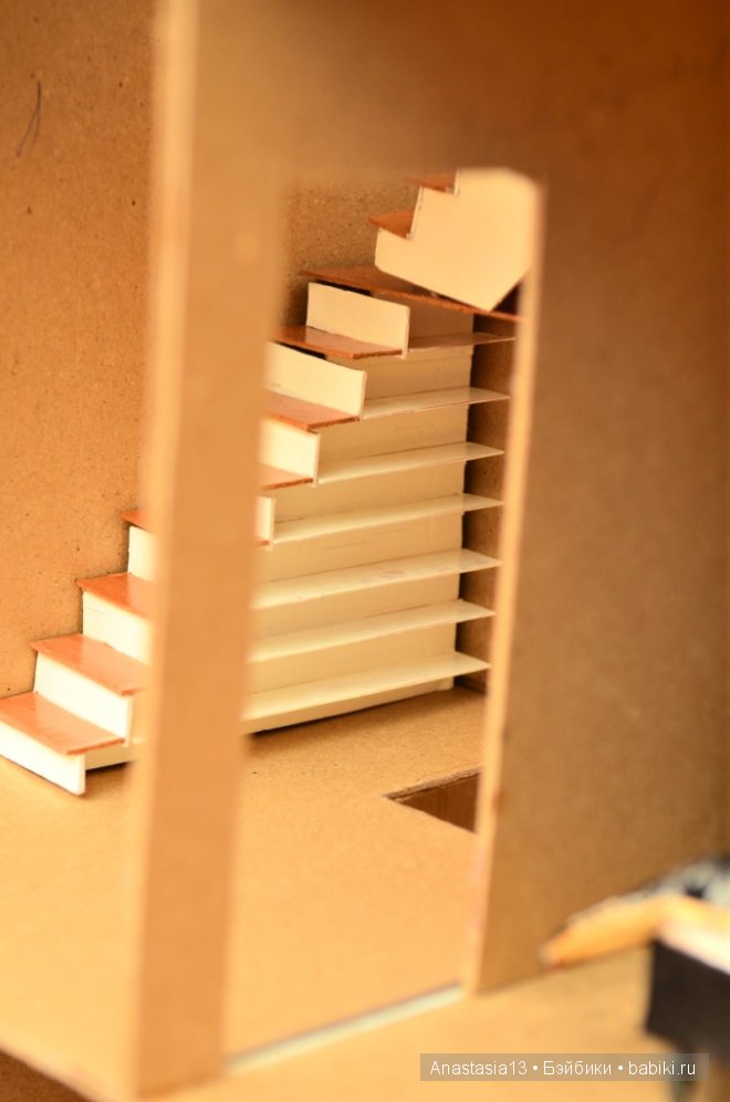 лестница с полками 2 этаж