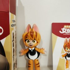 Коллекционная фигурка Кошечка со своим питомцем №9