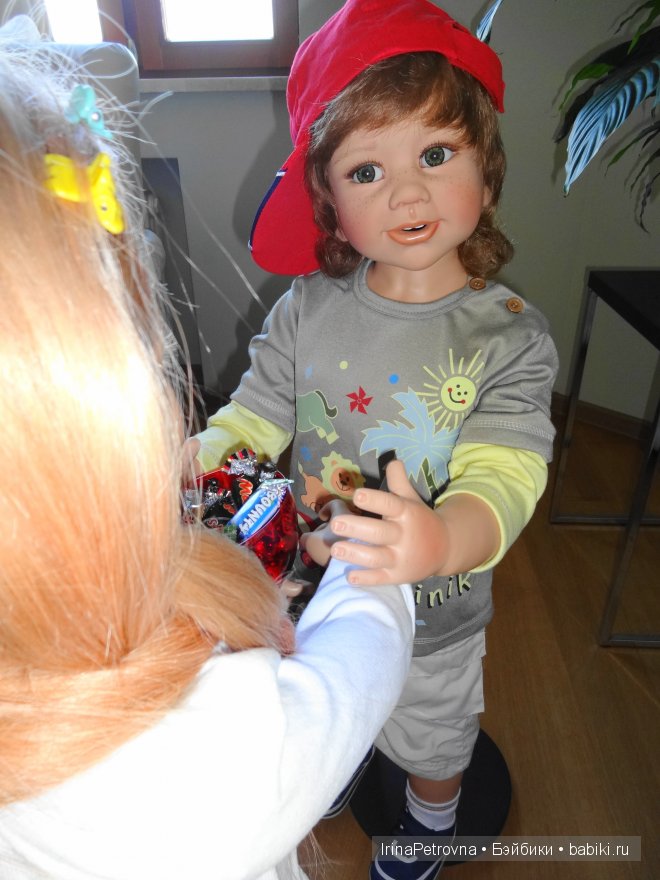 Мужское рукопожатие. Встреча мальчишек: Аскари - А.Химштедт и Доминик - М.Левениг (фото 3)