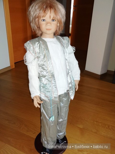 Мужское рукопожатие. Встреча мальчишек: Аскари - А.Химштедт и Доминик - М.Левениг