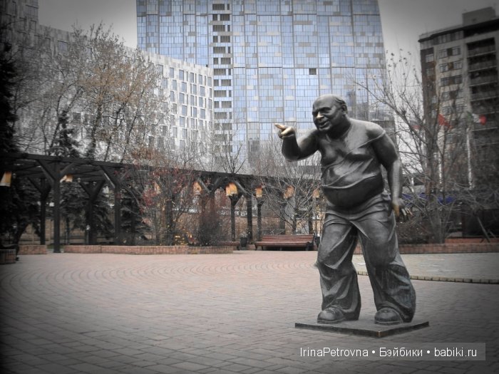 Москва глазами моих украинских гостей из Белой Церкви. Часть 3: Вечерняя Москва, украинские песни и немного про кукол