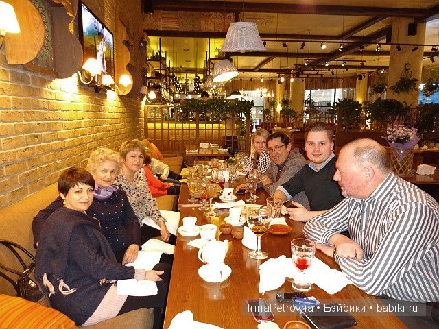 Москва глазами моих украинских гостей из Белой Церкви. Часть 3: Вечерняя Москва, украинские песни и немного про кукол