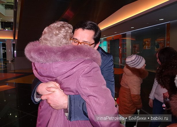 Москва глазами моих украинских гостей из Белой Церкви. Часть 3: Вечерняя Москва, украинские песни и немного про кукол