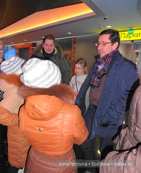 Москва глазами моих украинских гостей из Белой Церкви. Часть 3: Вечерняя Москва, украинские песни и немного про кукол