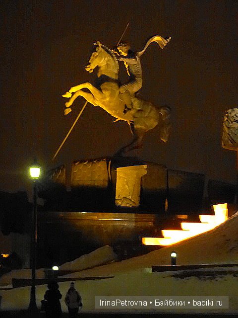 Москва глазами моих украинских гостей из Белой Церкви. Часть 3: Вечерняя Москва, украинские песни и немного про кукол