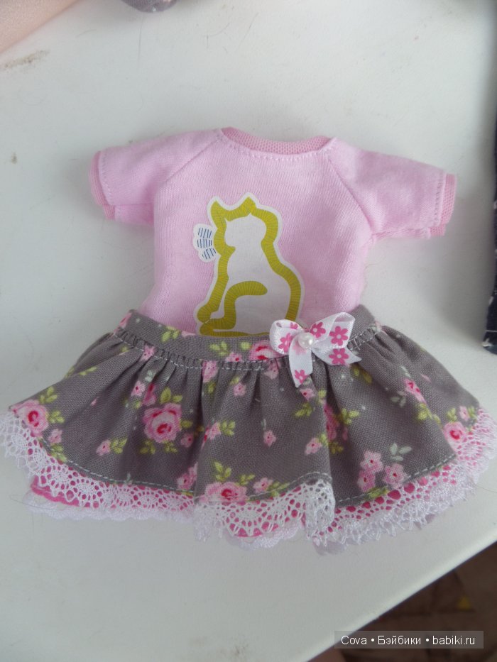 2 разных образа для Little fee