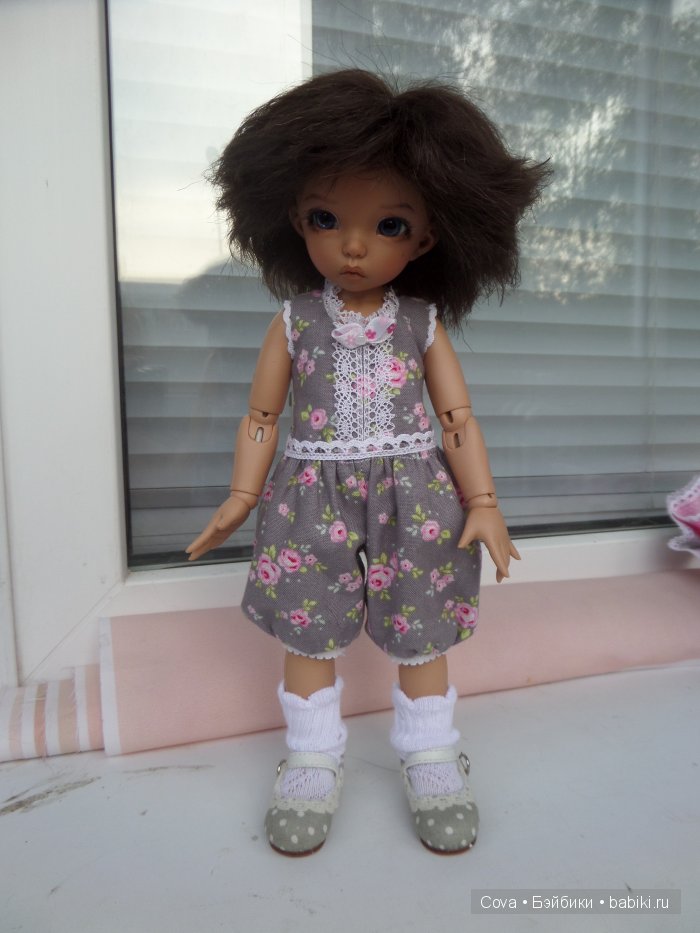 2 разных образа для Little fee