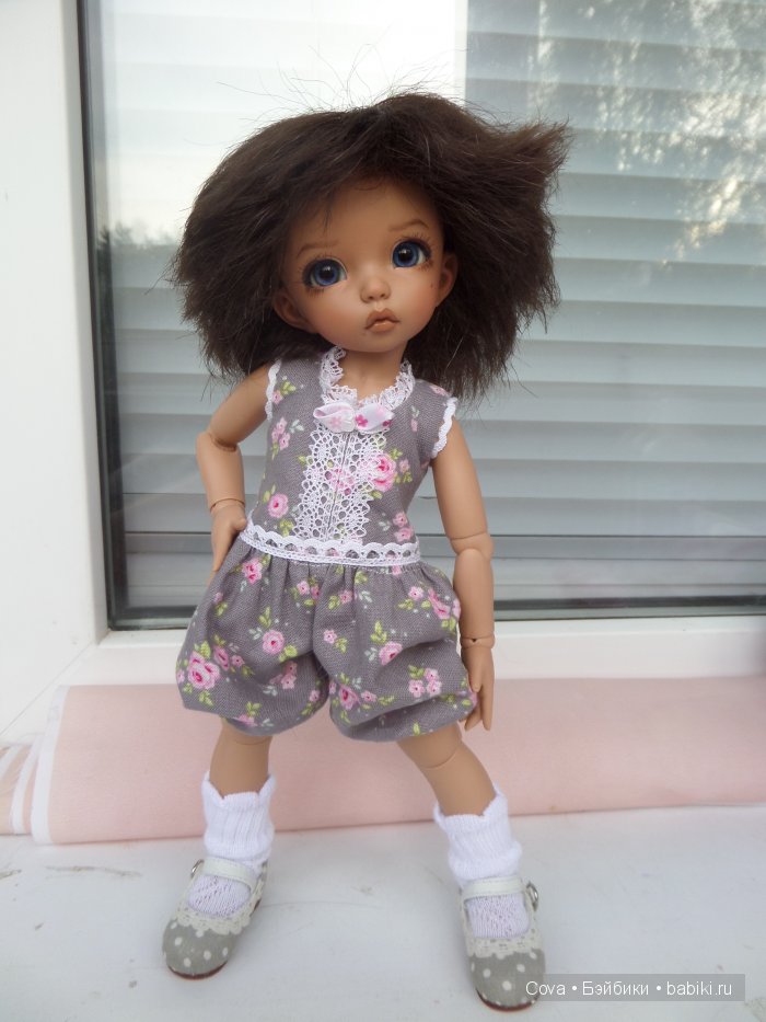 2 разных образа для Little fee