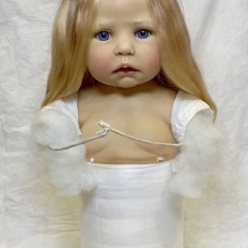 Особенные парики для больших девочек.