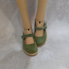 Продам замшевые туфли на ножку 6см.