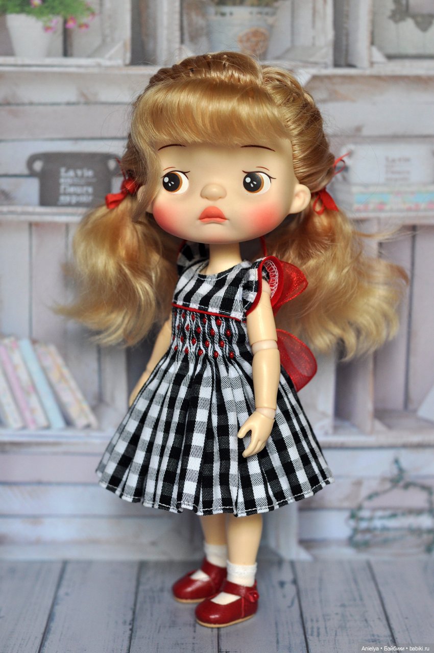 Луна - Холала Пипита на теле Монст