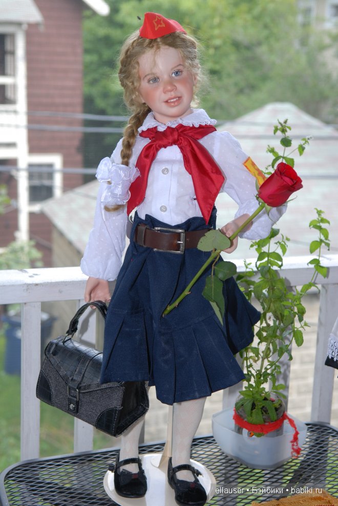 Лет бы сбросить мне, ребята тридцать-тридцать пять... Я бы стала пионером бы опять