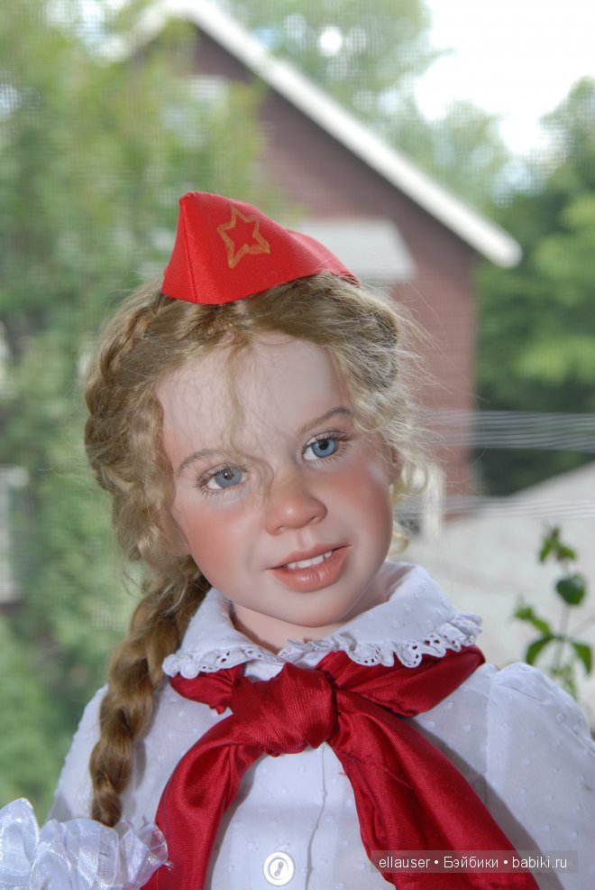 Лет бы сбросить мне, ребята тридцать-тридцать пять... Я бы стала пионером бы опять