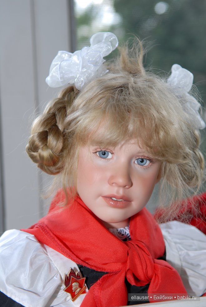 Лет бы сбросить мне, ребята тридцать-тридцать пять... Я бы стала пионером бы опять