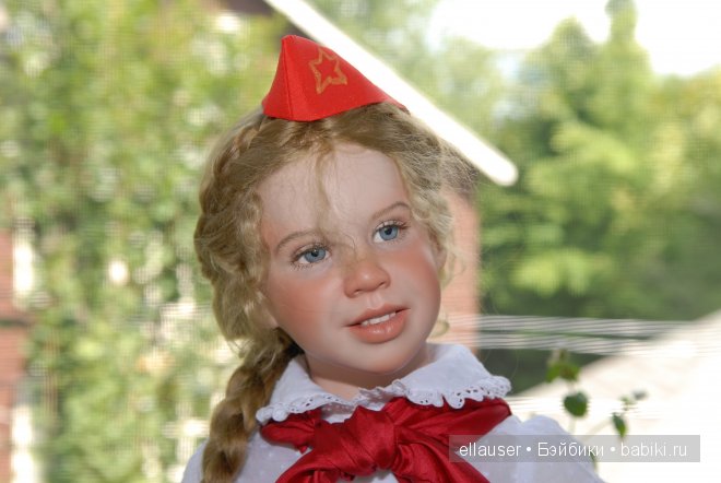 Лет бы сбросить мне, ребята тридцать-тридцать пять... Я бы стала пионером бы опять