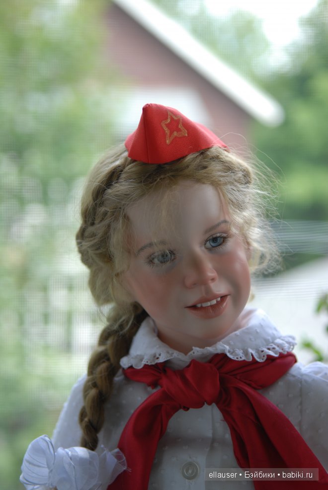 Лет бы сбросить мне, ребята тридцать-тридцать пять... Я бы стала пионером бы опять