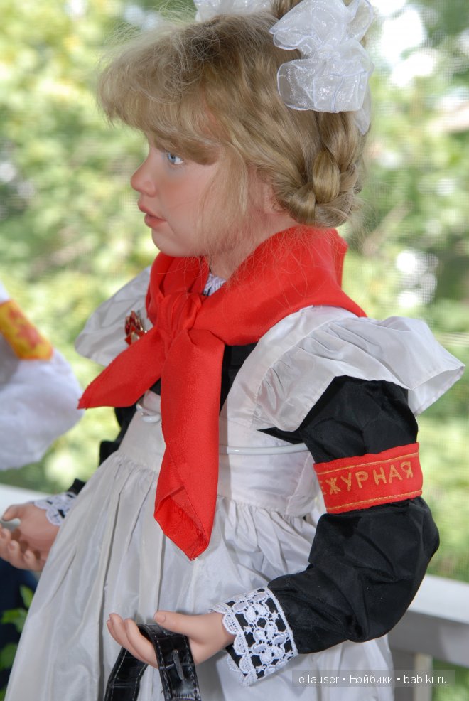 Лет бы сбросить мне, ребята тридцать-тридцать пять... Я бы стала пионером бы опять