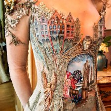 Дизайнер из Франции шьет нереальные платья, которые будто сходят со страниц волшебных сказок