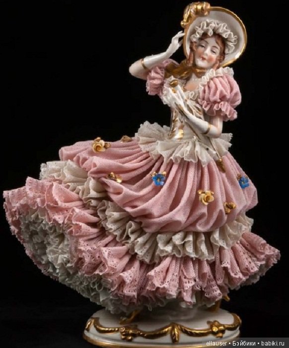 Дрезденские «кружевницы»: В чём секрет фарфоровых статуэток, которые словно одеты в изящные наряды