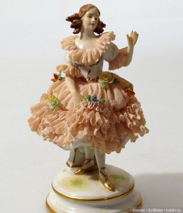 Дрезденские «кружевницы»: В чём секрет фарфоровых статуэток, которые словно одеты в изящные наряды