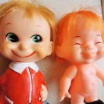 Два винтажных пупсика