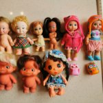 Много мелких куколок и пупсиково