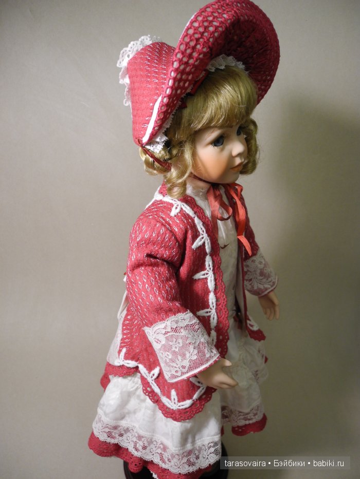 Новые наряды для антикварок и не только