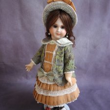 Платье из 3 предметов из шелка на куклу приблизительно 50 см