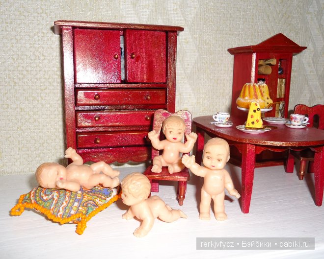 Мал-мала-меньше...или кукольный мир в миниатюре