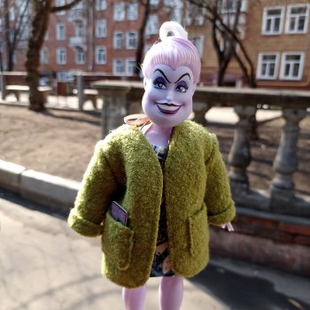 Шикарная женщина на пргулке)