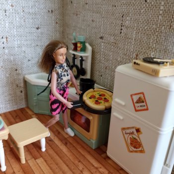 Обед в семейке Lundby.