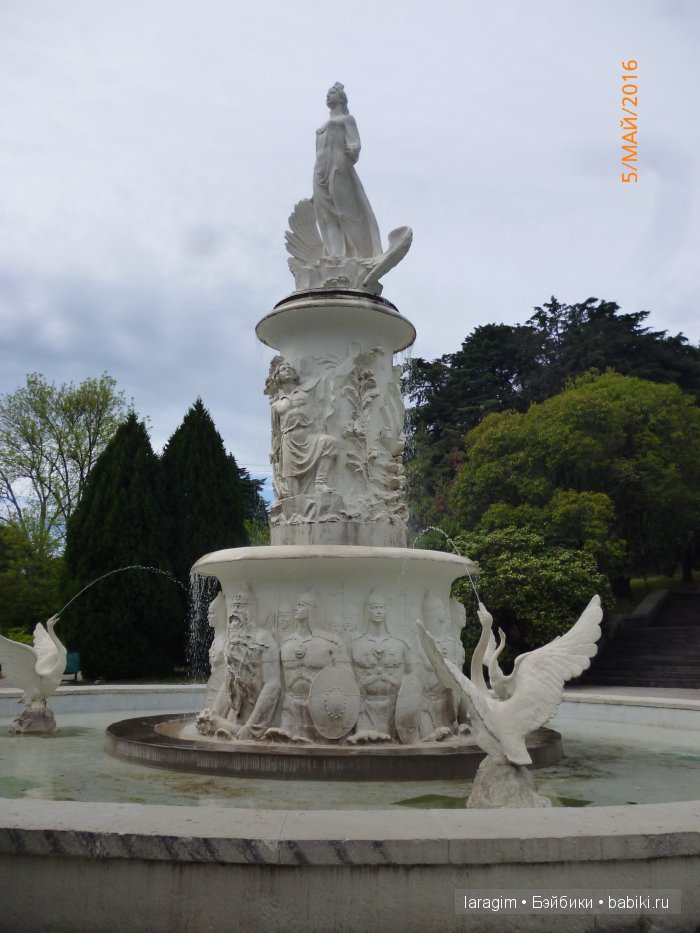 "В краю магнолий плещет море..." Дендрарий в Сочи. Верхняя и нижняя площадки