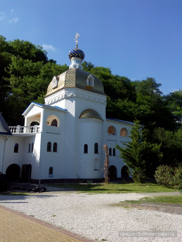 По святым местам - Новоафонский мужской и Троице-Георгиевский женский монастыри