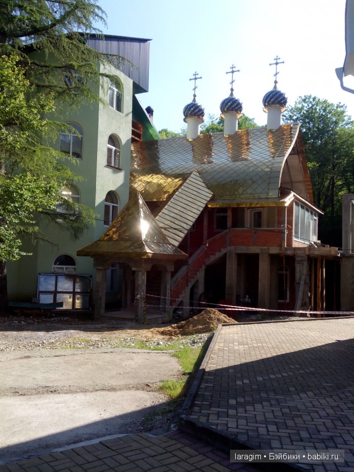 По святым местам - Новоафонский мужской и Троице-Георгиевский женский монастыри