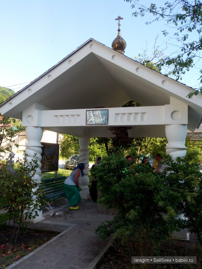 По святым местам - Новоафонский мужской и Троице-Георгиевский женский монастыри