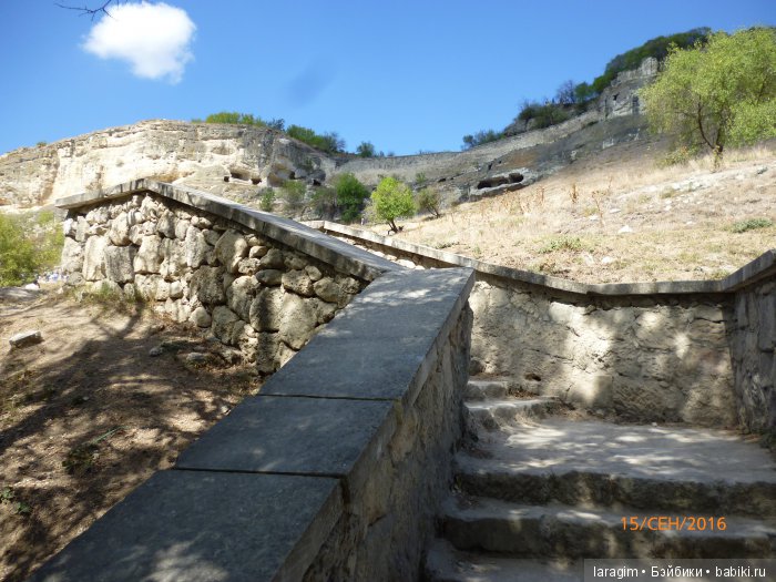 Чуфут-Кале. С любовью из Крыма (фото 7)