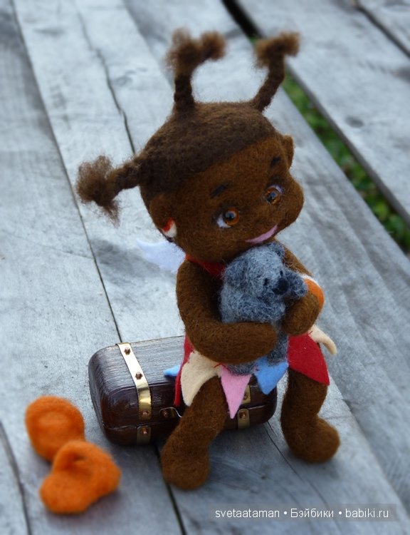 Ангелочек-путешественница. Авторская войлочная куколка (фото 6)