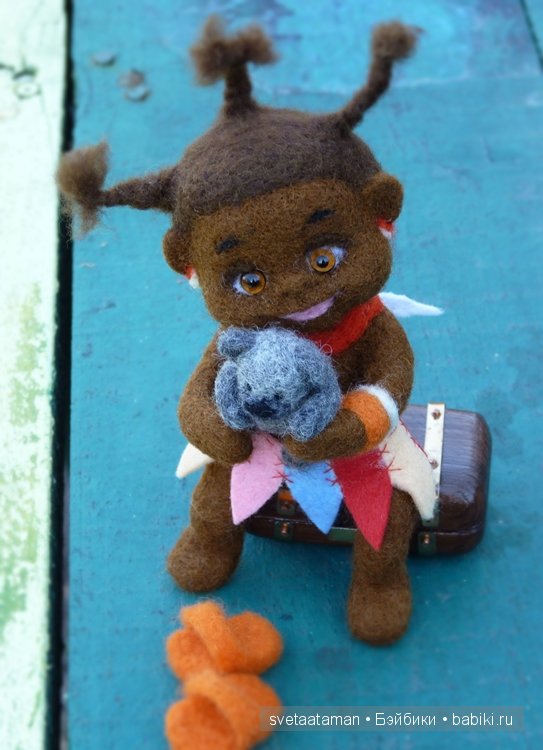 Ангелочек-путешественница. Авторская войлочная куколка