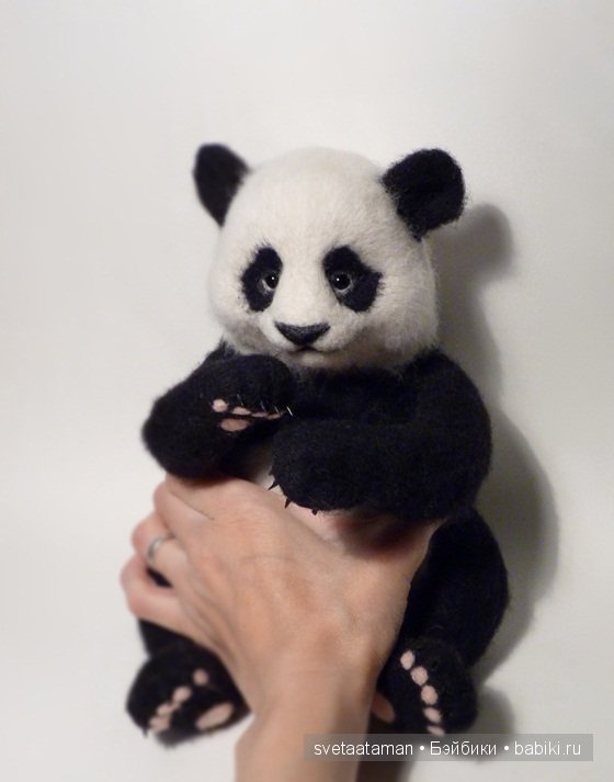 Игрушка валянием из шерсти ручной работы Пандочка