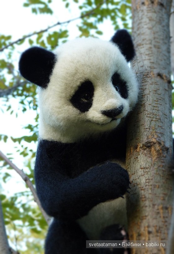 Игрушка валянием из шерсти ручной работы Пандочка (фото 2)