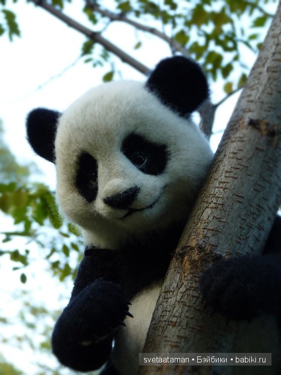 Игрушка валянием из шерсти ручной работы Пандочка (фото 6)