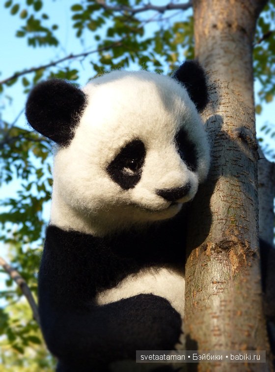 Игрушка валянием из шерсти ручной работы Пандочка