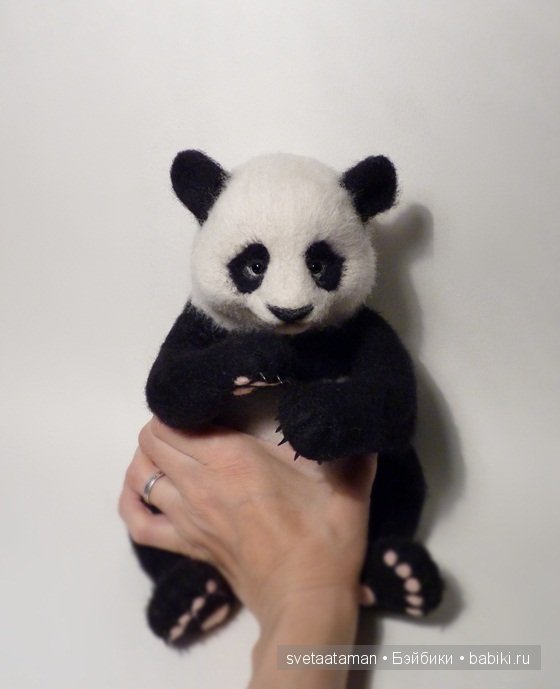 Игрушка валянием из шерсти ручной работы Пандочка