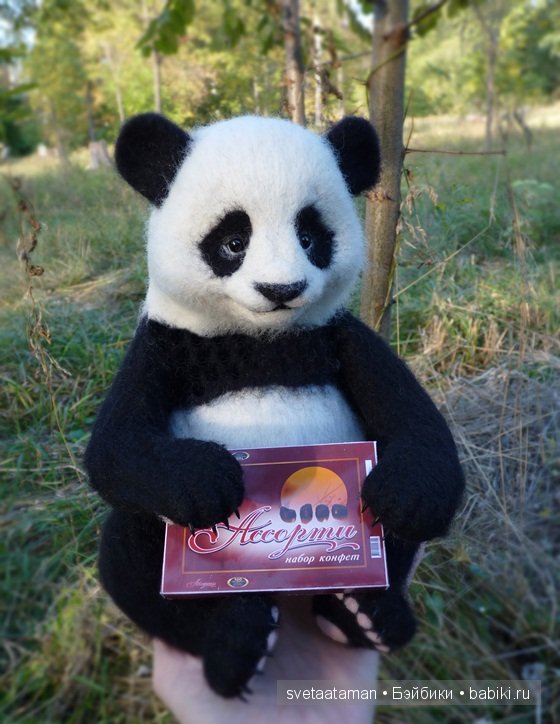 Игрушка валянием из шерсти ручной работы Пандочка (фото 10)