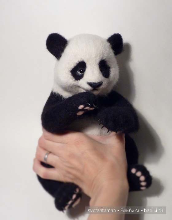 Игрушка валянием из шерсти ручной работы Пандочка