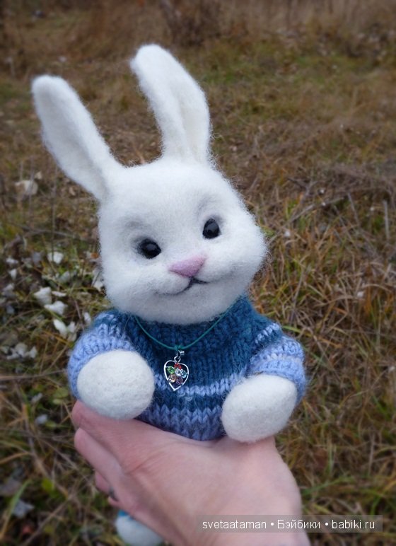 Зайка с ромашками, игрушка валянием из шерсти ручной работы (фото 7)