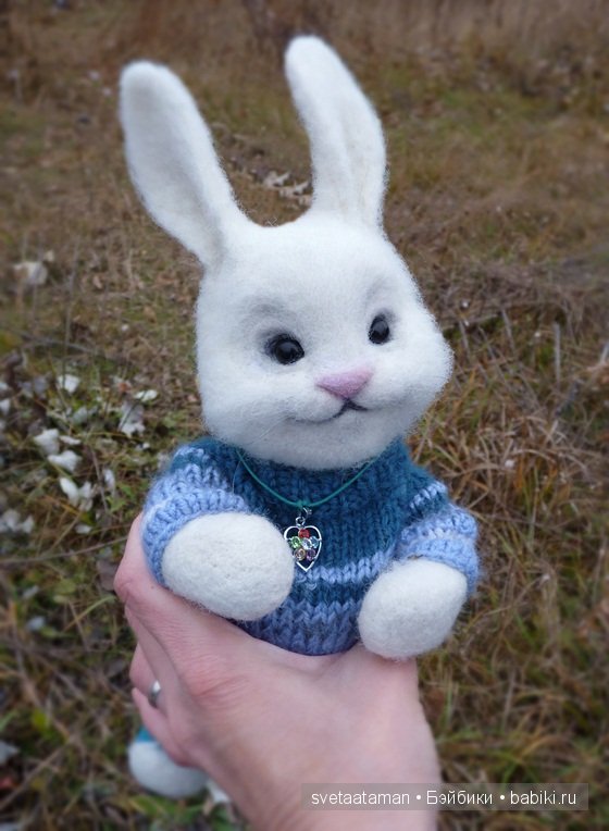 Зайка с ромашками, игрушка валянием из шерсти ручной работы (фото 6)