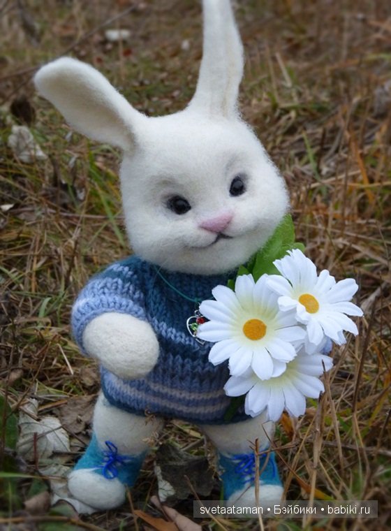Зайка с ромашками, игрушка валянием из шерсти ручной работы (фото 5)