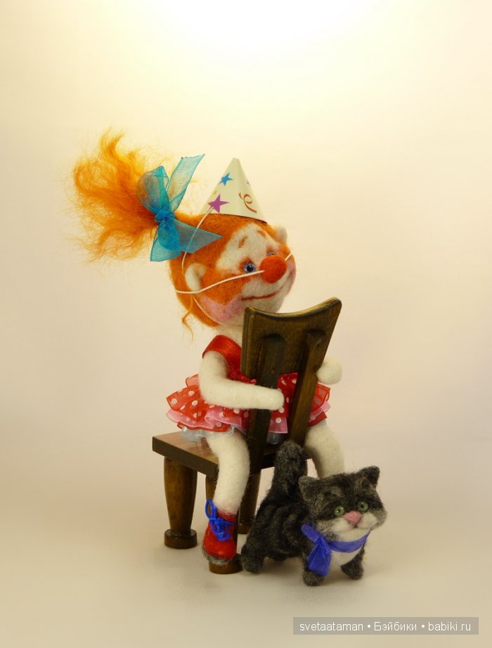 Рыженькая клоунесса, валяние куклы из шерсти (фото 7)