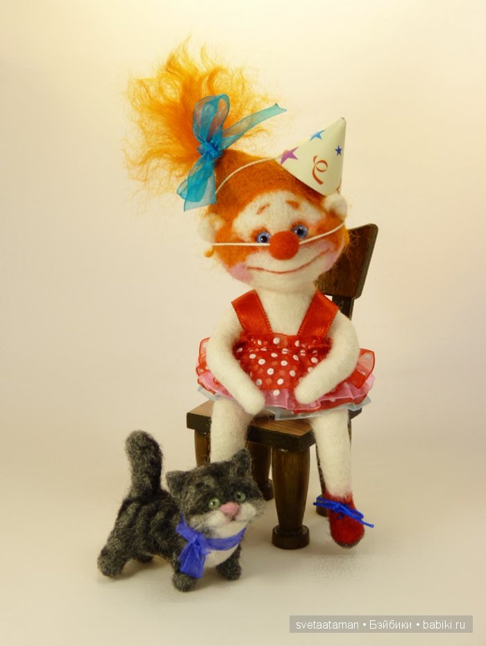 Рыженькая клоунесса, валяние куклы из шерсти (фото 5)